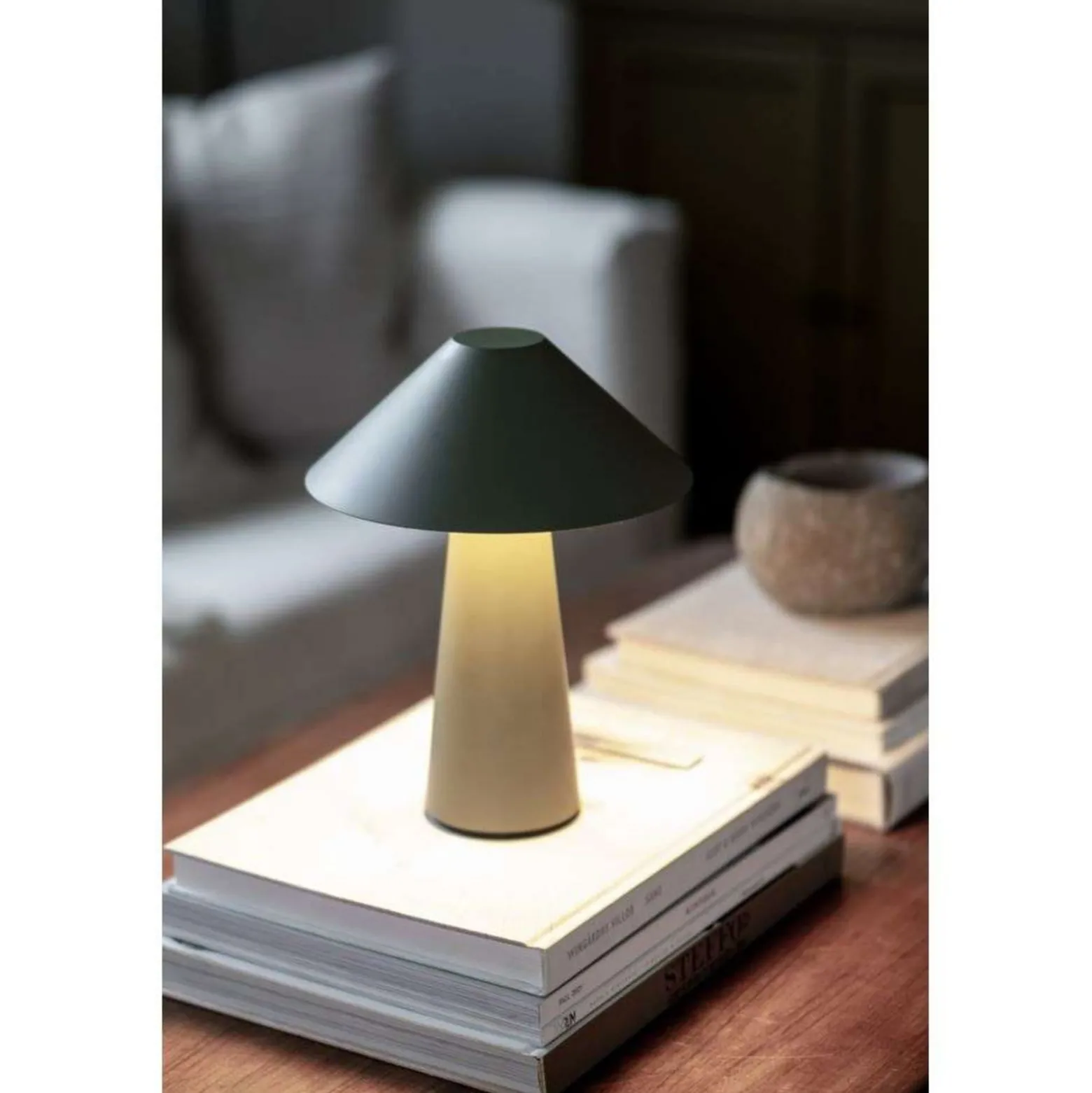 Globen Lighting Cannes-akkupöytälamppu, vihreä, 26 cm IP44
