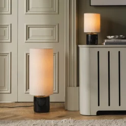 Globen Lighting Florian-lattiavalaisin, valkoinen/musta, korkeus 80 cm