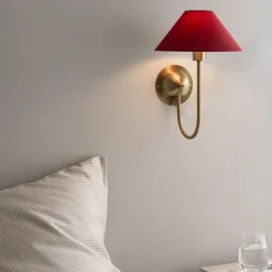 Globen Lighting IRIS-seinälamppu, viininpunainen, korkeus 32 cm