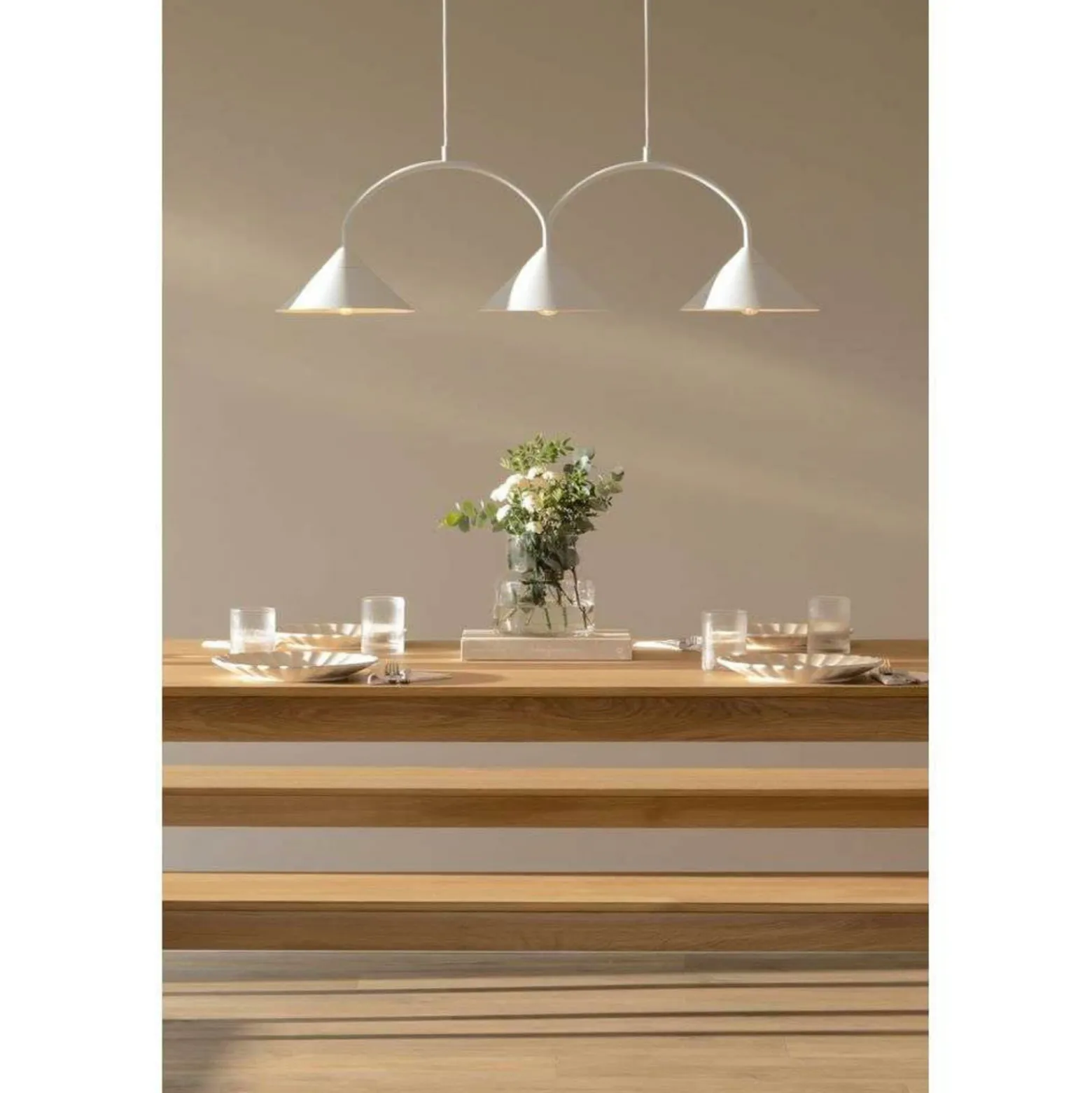 Globen Lighting riippuvalo CURVE 3, valkoinen, 3-lamppuinen, 95 cm