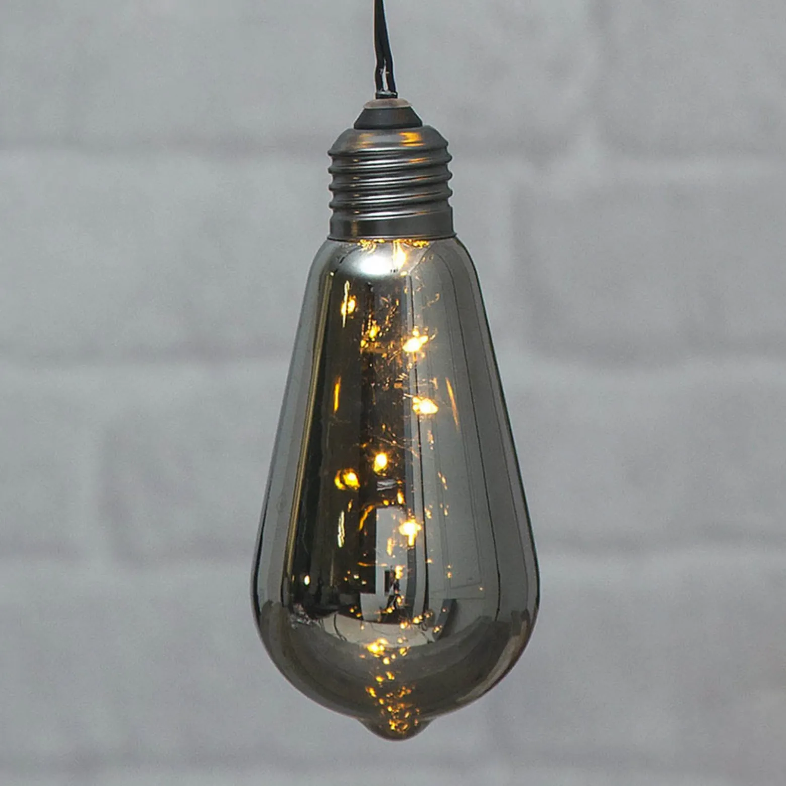 Glow-vintage-LED-koristevalo ajastimella, savu
