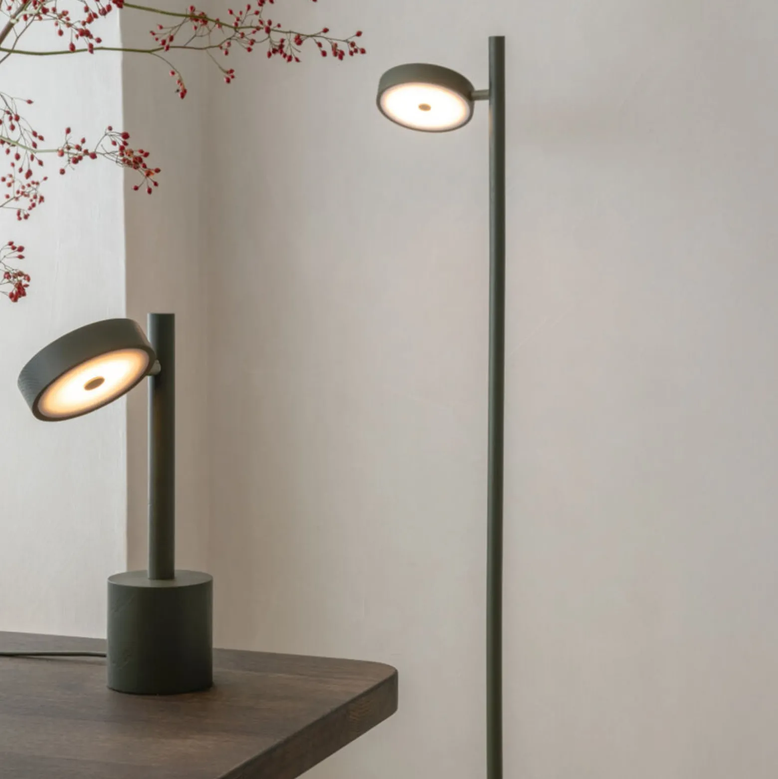 GOOD & MOJO LED-lattiavalo Okinawa, 1-lamppuinen, vihreä, 146 cm, puu