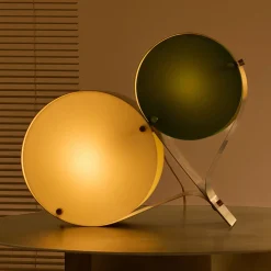 Gubi pöytävalaisin Coppia, norsunluu/vihreä, teräs, korkeus 42 cm