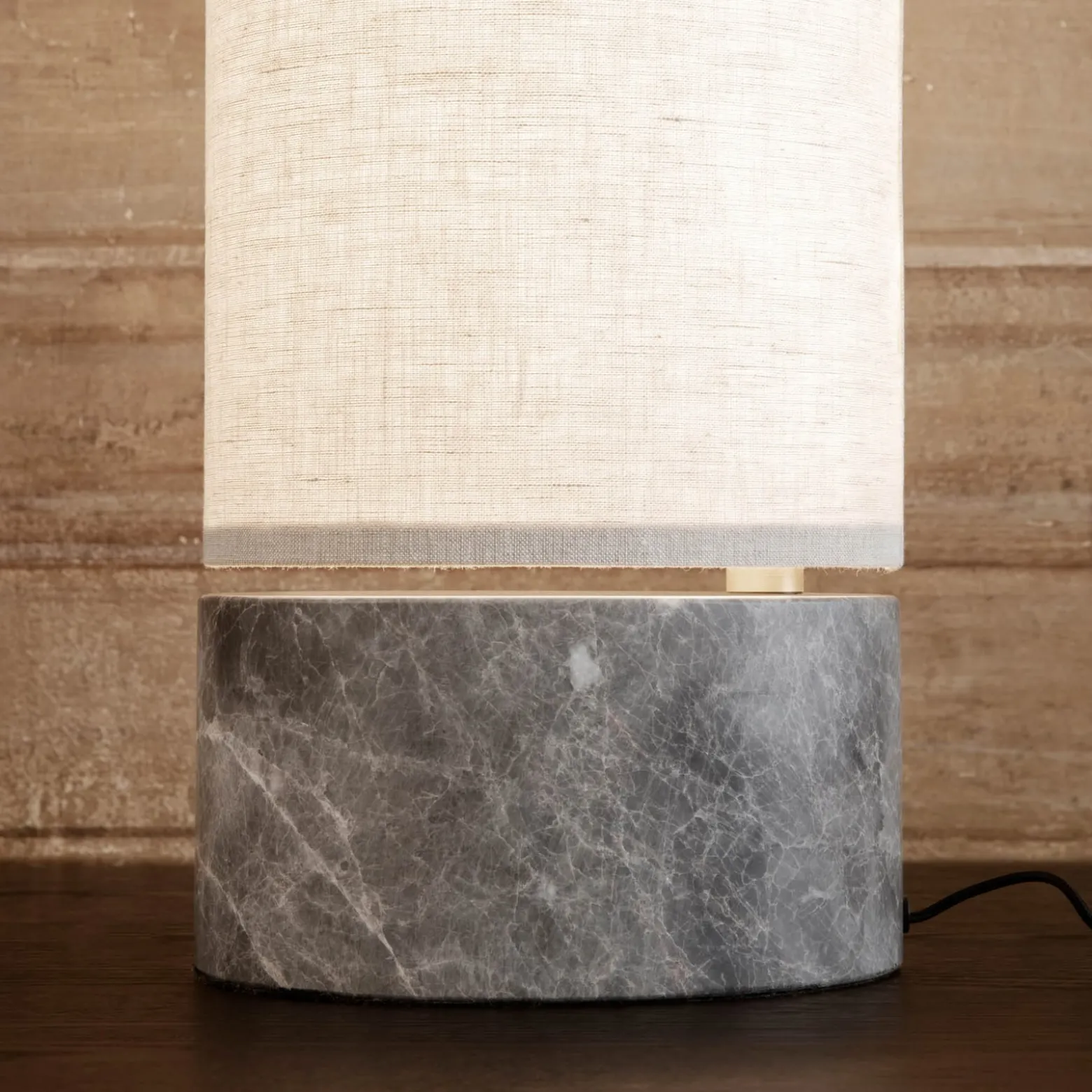 GUBI Unbound LED-lattiavalaisin 80 cm kankaalle