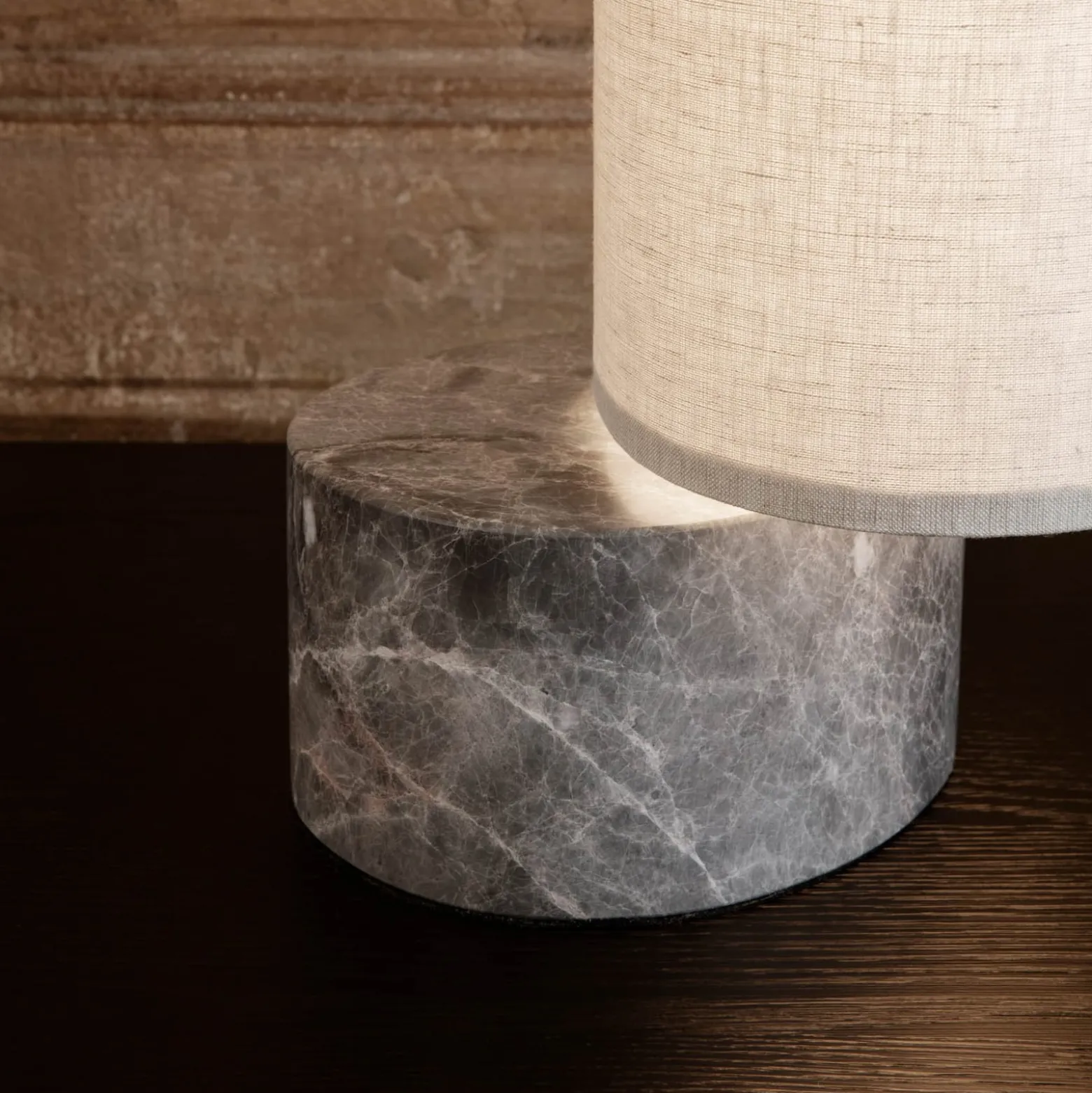 GUBI Unbound LED-lattiavalaisin 80 cm kankaalle