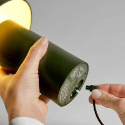 HAY PC Portable LED pöytävalaisin ladattava akku, oliiviöljy