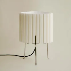 HAY-pöytälamppu Canelé, valkoinen, korkeus 37 cm, E14, tekstiili