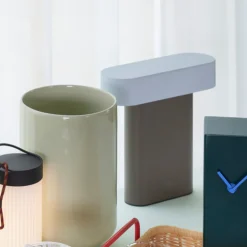 HÜBSCH LED-pöytävalaisin Sleek, ruskea/vaaleanharmaa rauta, PC