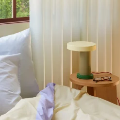 HÜBSCH Magic LED-pöytävalaisin, okra/hiekka/vihreä, rautaa