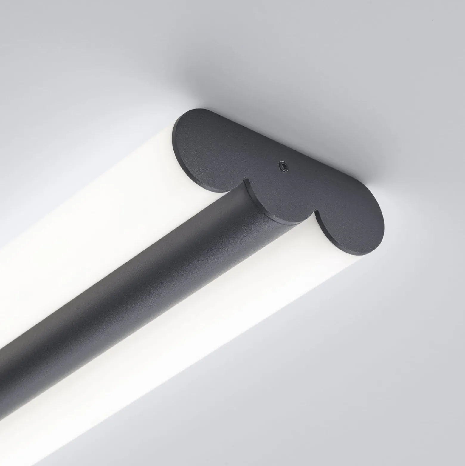 Helestra LED-peililamppu LOOM, pituus 120 cm, musta, IP44