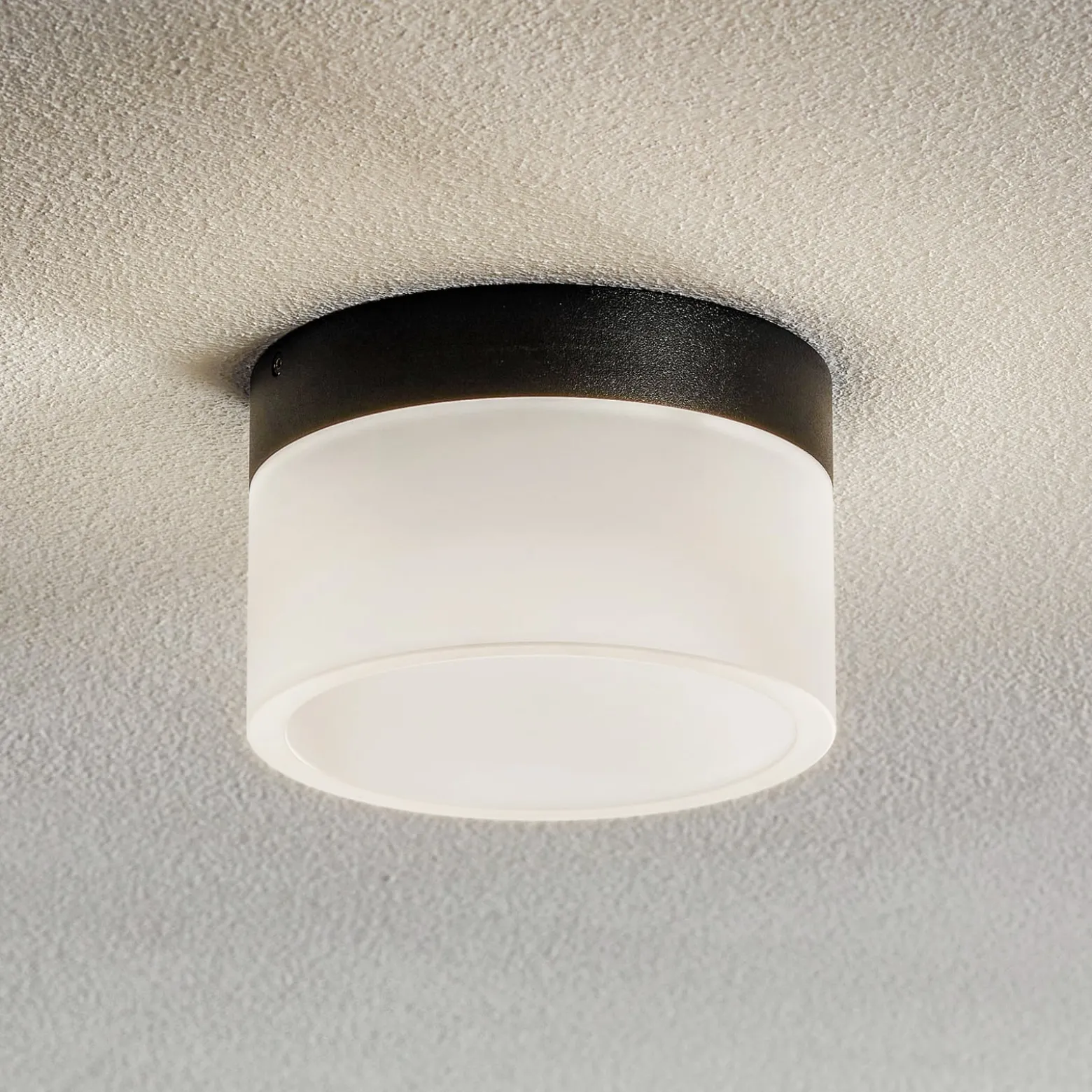 Helestra Liv -LED-kattovalaisin, satinoitu, Ø15cm