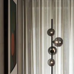 IDEAL LUX -maavalaisin Perlage, musta/savuharmaa, korkeus 164 cm, 4-lamppuinen