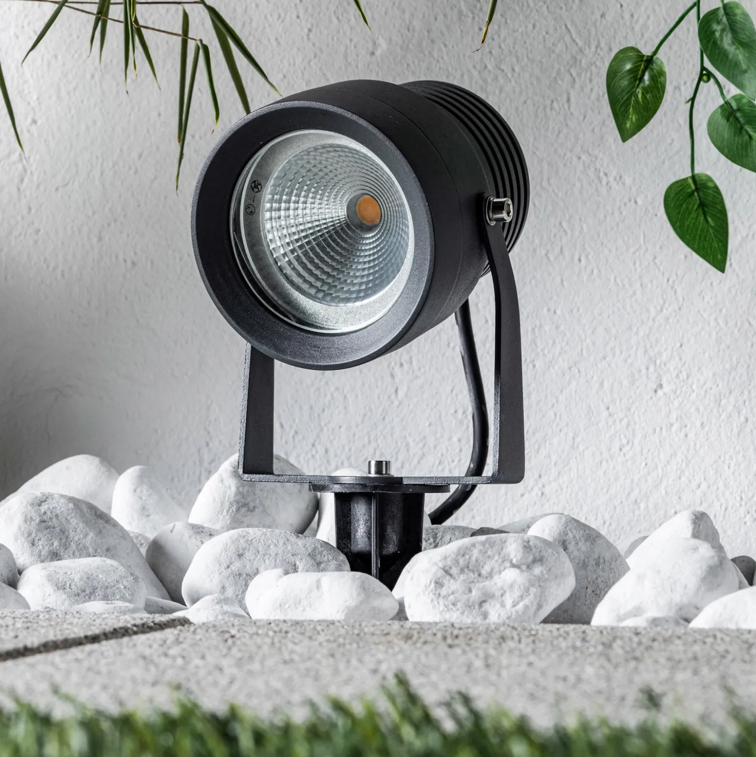 Irina LED-ulkovalaisin, 3 kpl, maadoituspiikki, pistoke, harmaa