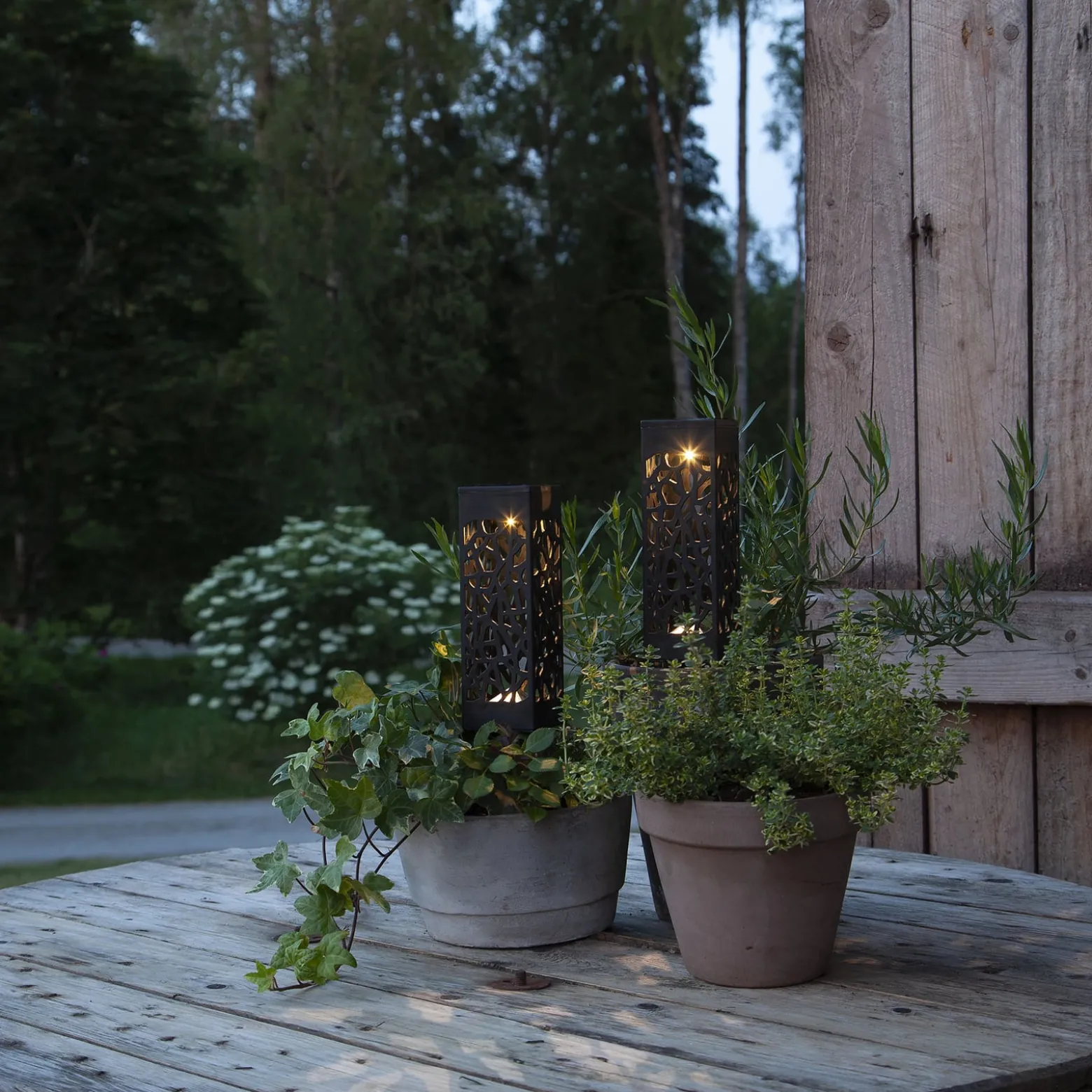 Izola-LED-koristevalo, maapiikki, 2 kpl