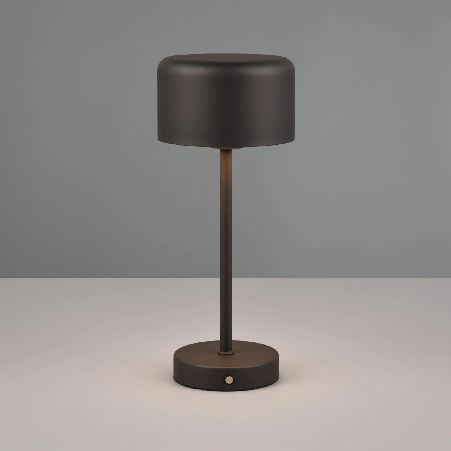 Jeff LED ladattava pöytävalaisin, mattamusta, korkeus 30 cm, metallia