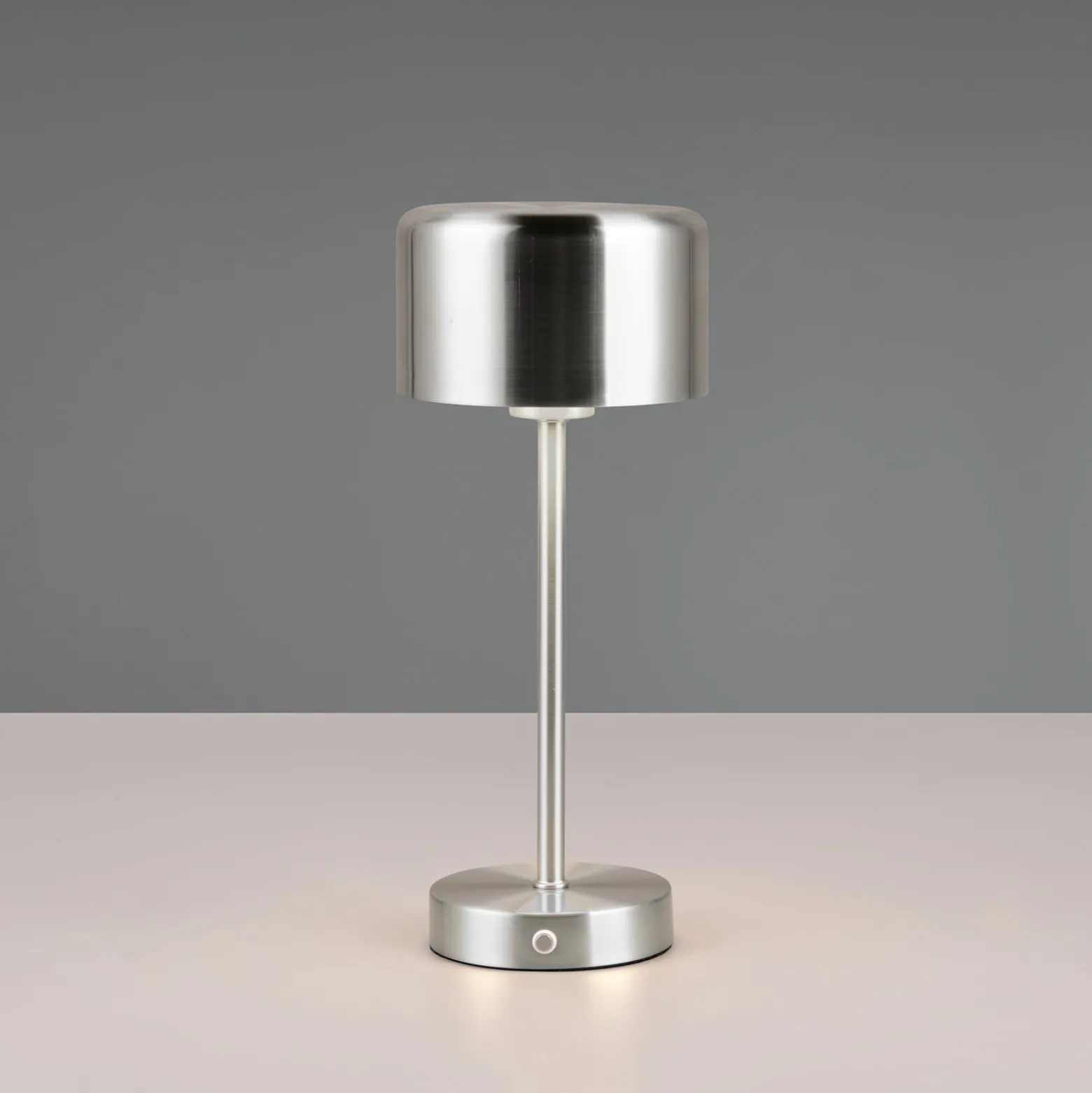 Jeff LED ladattava pöytävalaisin, nikkelin värinen, korkeus 30 cm, metallia