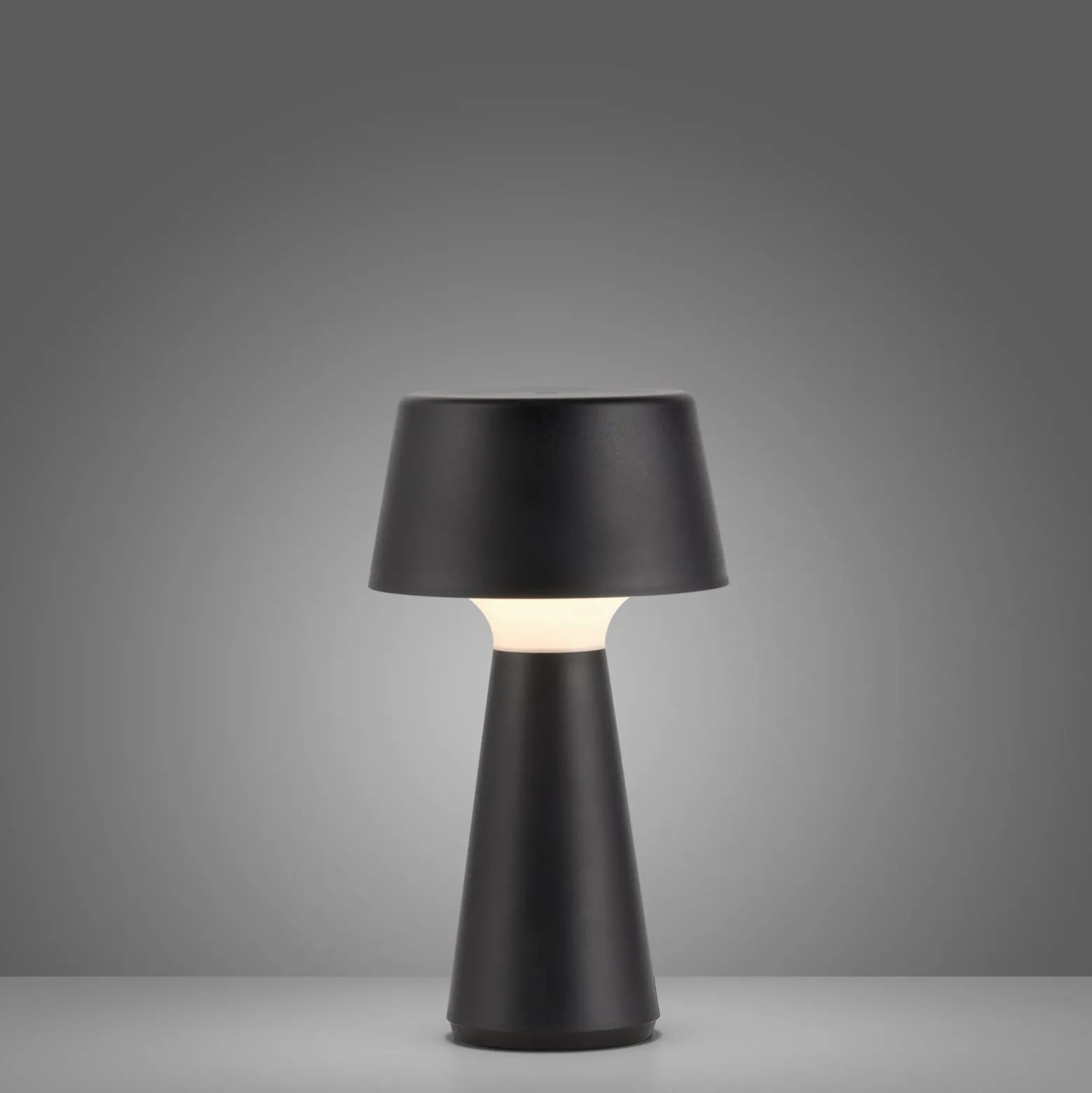 JUST LIGHT. Abera musta muovinen IP54 ladattava LED-pöytävalaisin