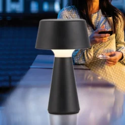 JUST LIGHT. Abera musta muovinen IP54 ladattava LED-pöytävalaisin