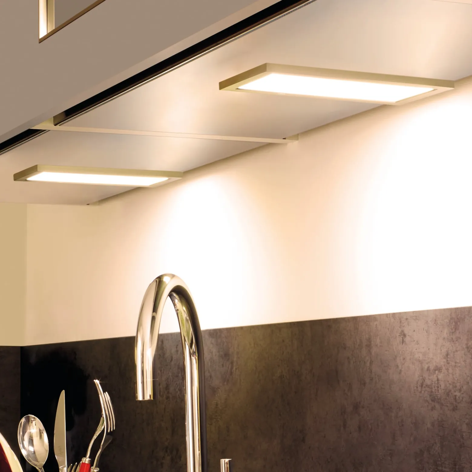 Kaapinalusvalo Dynamic LED Sky, 3 kpl, musta