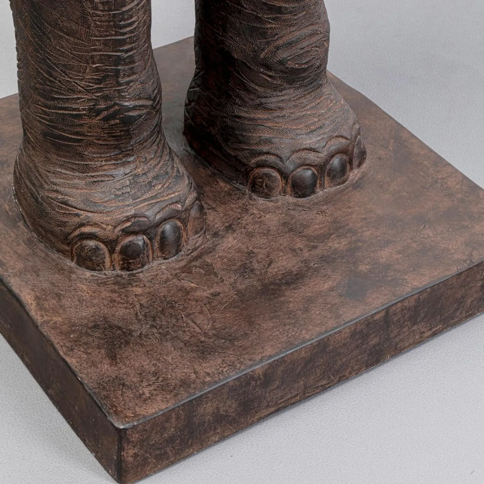 KARE Animal Elephant -lattiavalaisin, ruskea, luonnonpellava, 154 cm