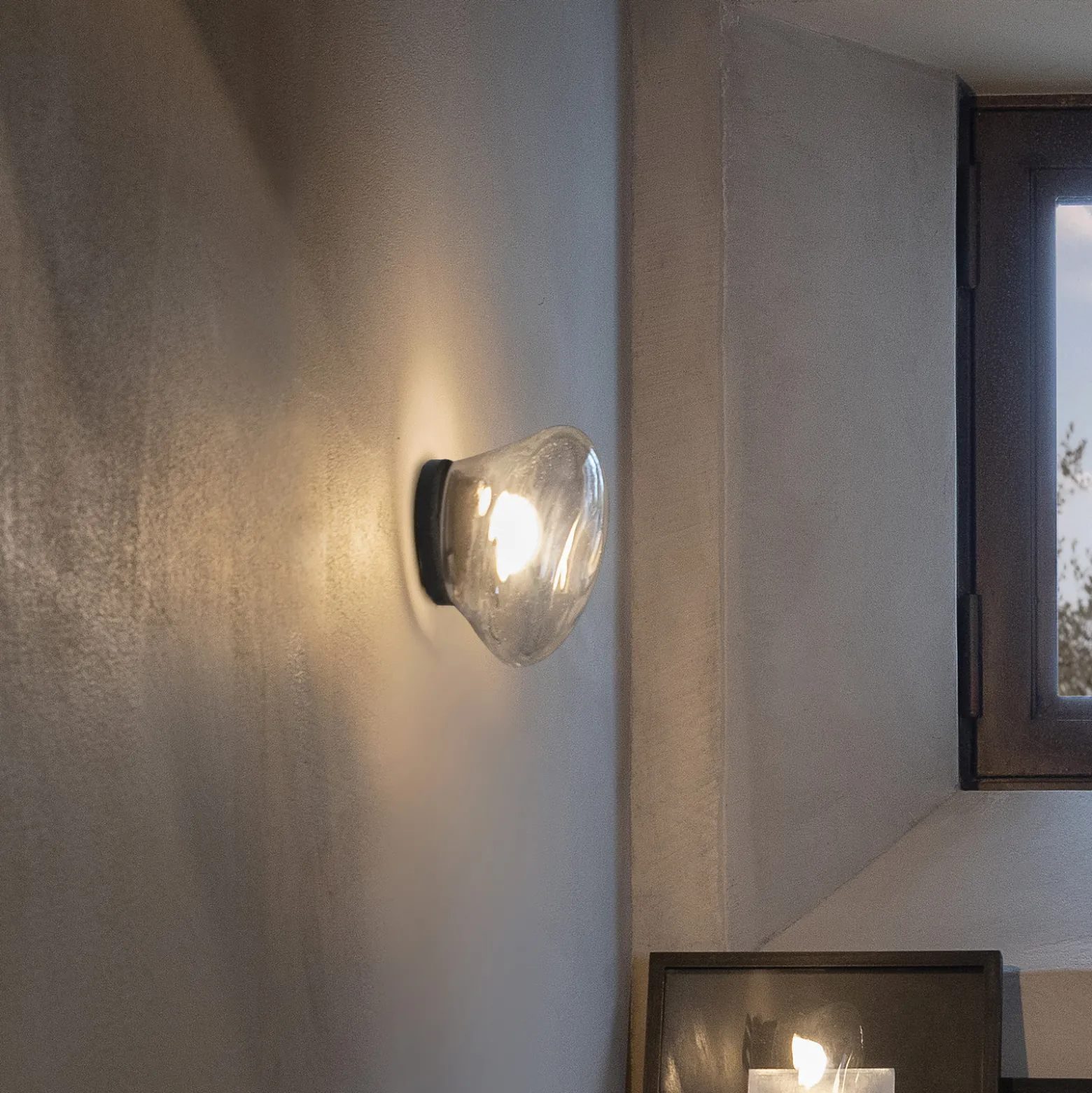Karman Agua -LED-seinävalaisin, IP44, kirkas lasi