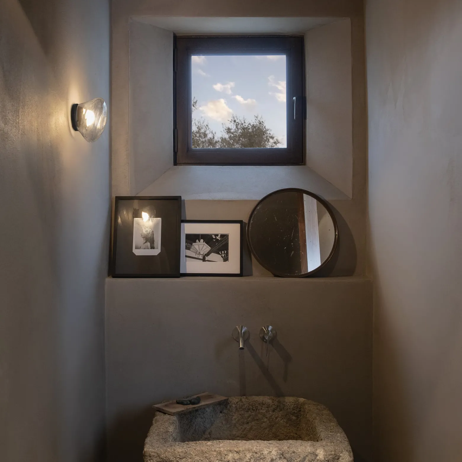 Karman Agua -LED-seinävalaisin, IP44, kirkas lasi
