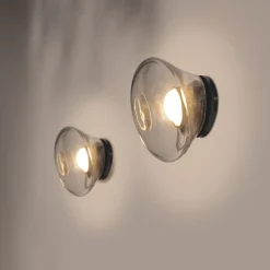 Karman Agua -LED-seinävalaisin, IP44, kirkas lasi