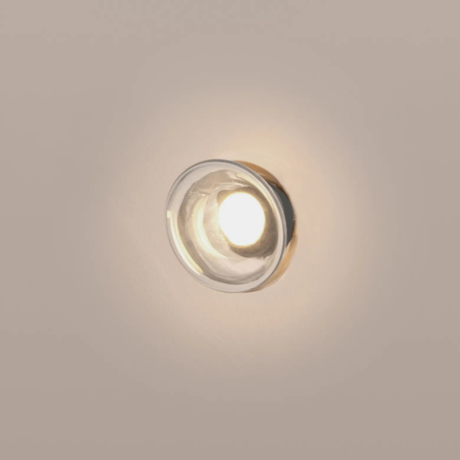 Karman Agua -LED-seinävalaisin, IP44, kirkas lasi