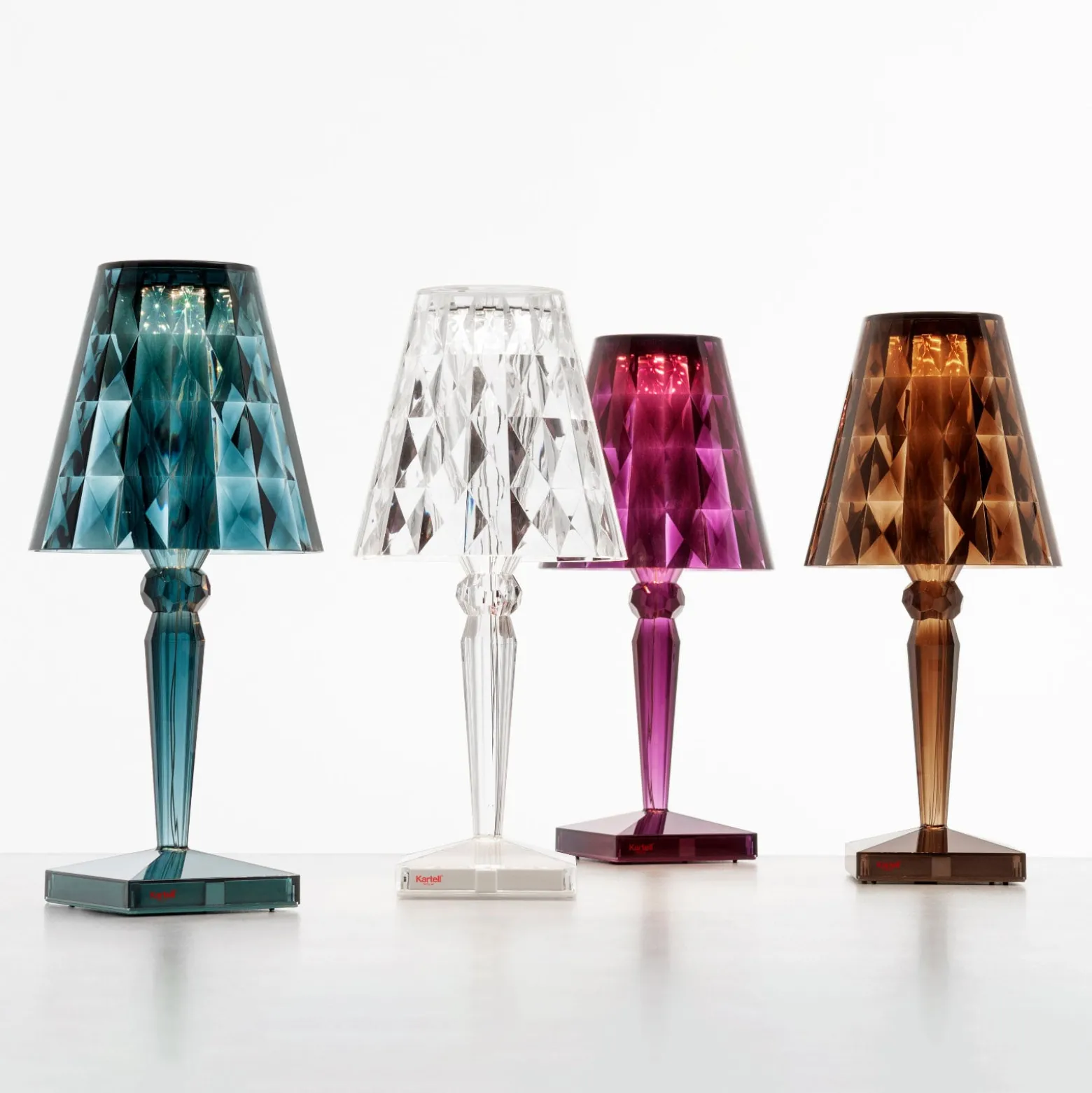Kartell Big Battery -pöytälamppu IP54, cola