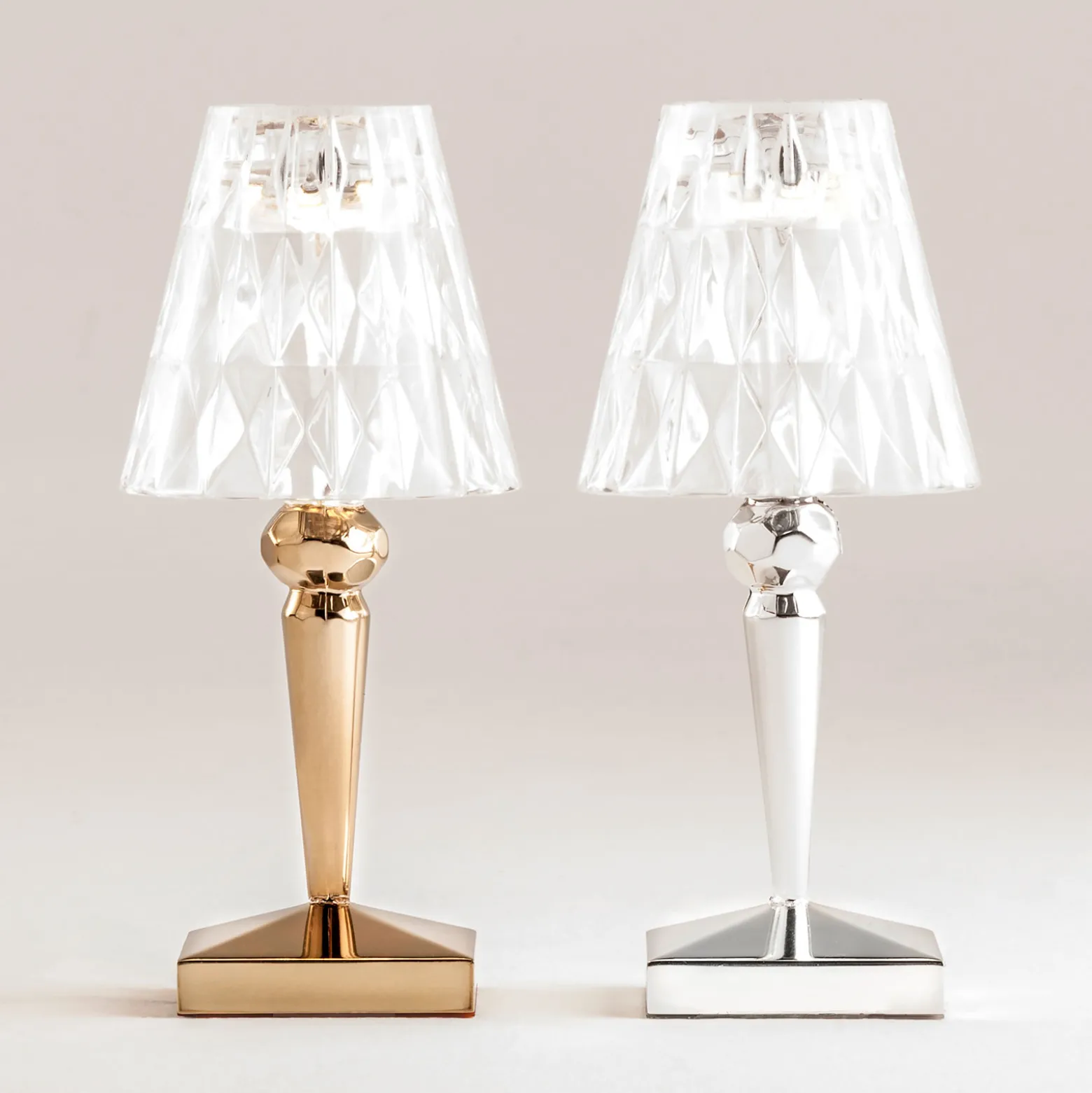 Kartell LED-akkukäyttöinen pöytälamppu Battery, 26 cm, kullanvärinen, IP54