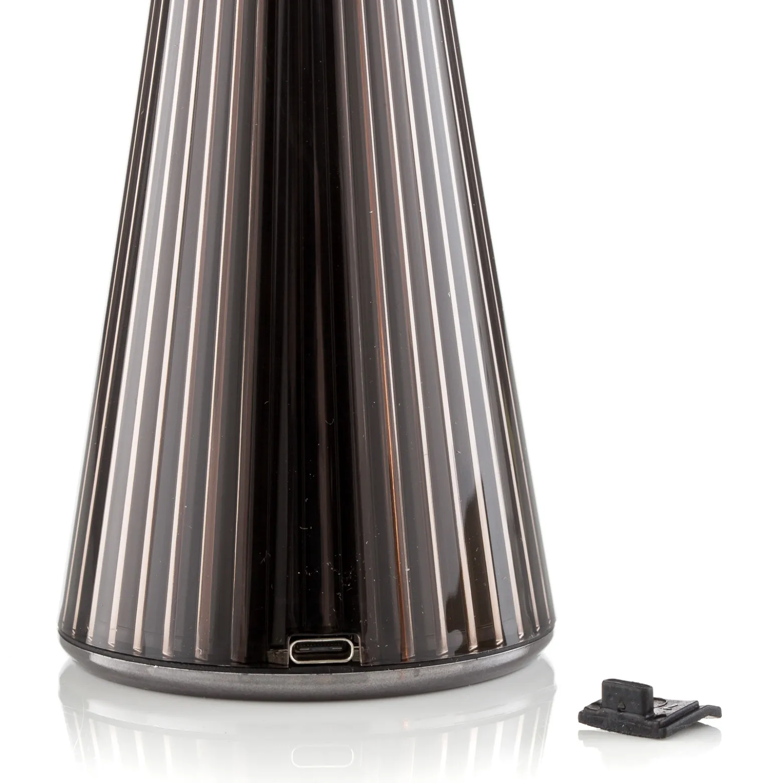 Kartell Space -design-LED-pöytälamppu, titaani
