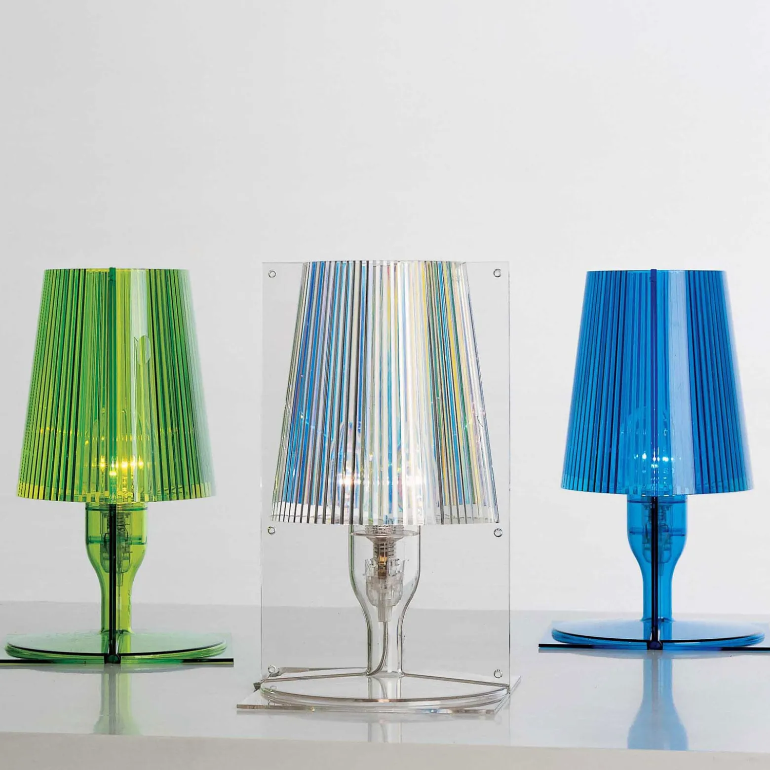 Kartell Take -design-pöytävalaisin, oliivinvihreä