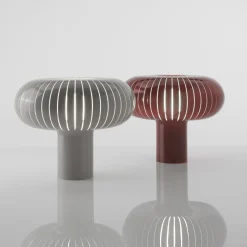 Kartell Teresa pöytävalaisin, kyyhkynharmaa, Ø 50 cm, PMMA