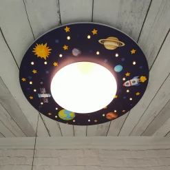Kattovalaisin Avaruus, jossa LED-tähtitaivas