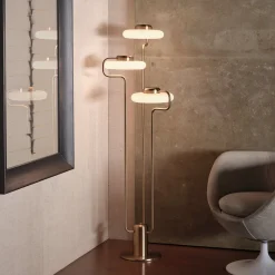 kdln LED-lattiavalaisin TRATTO, messinki, korkeus 150 cm, 3-lamppuinen