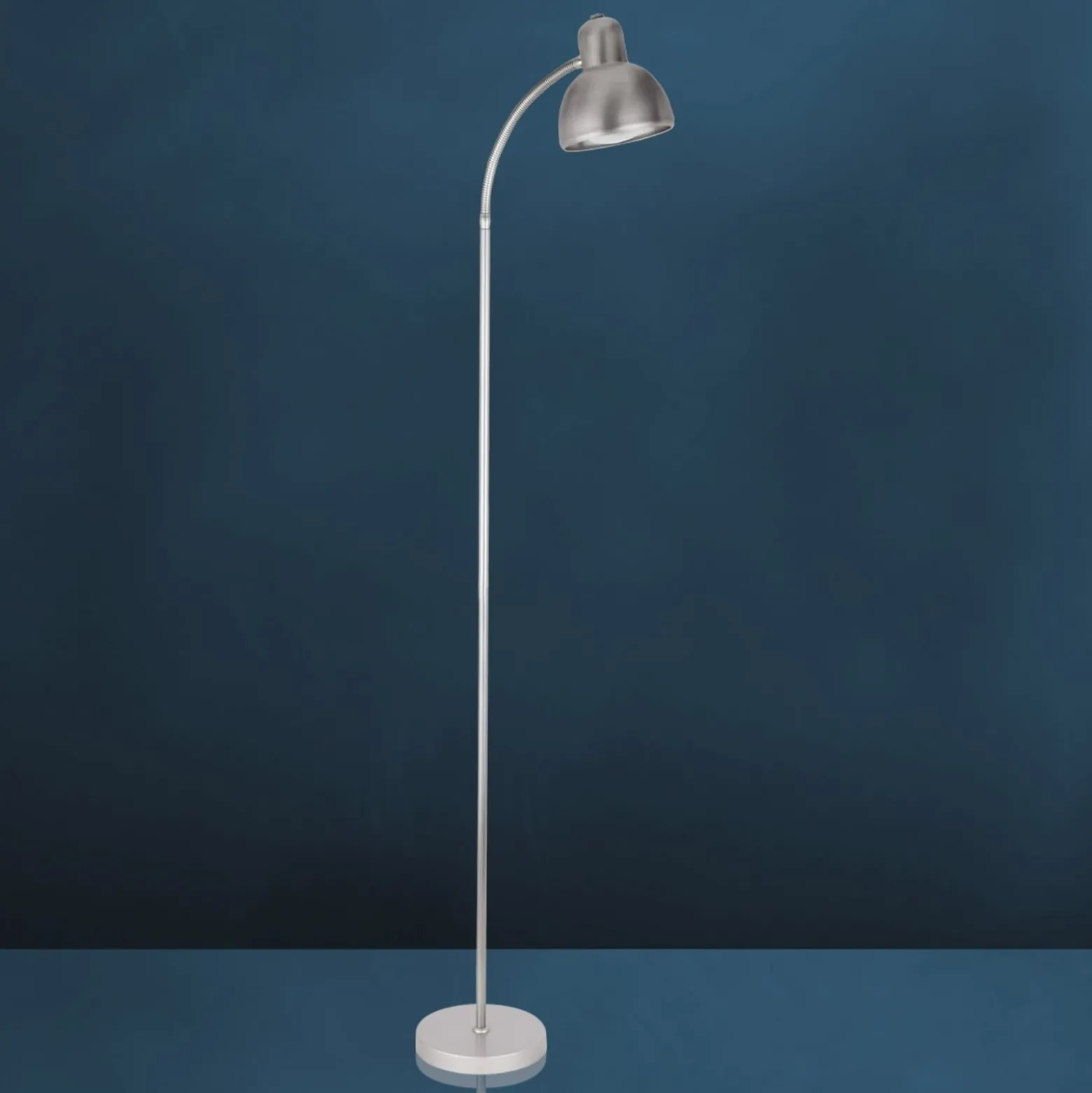 Klassinen lattiavalaisin RETRO
