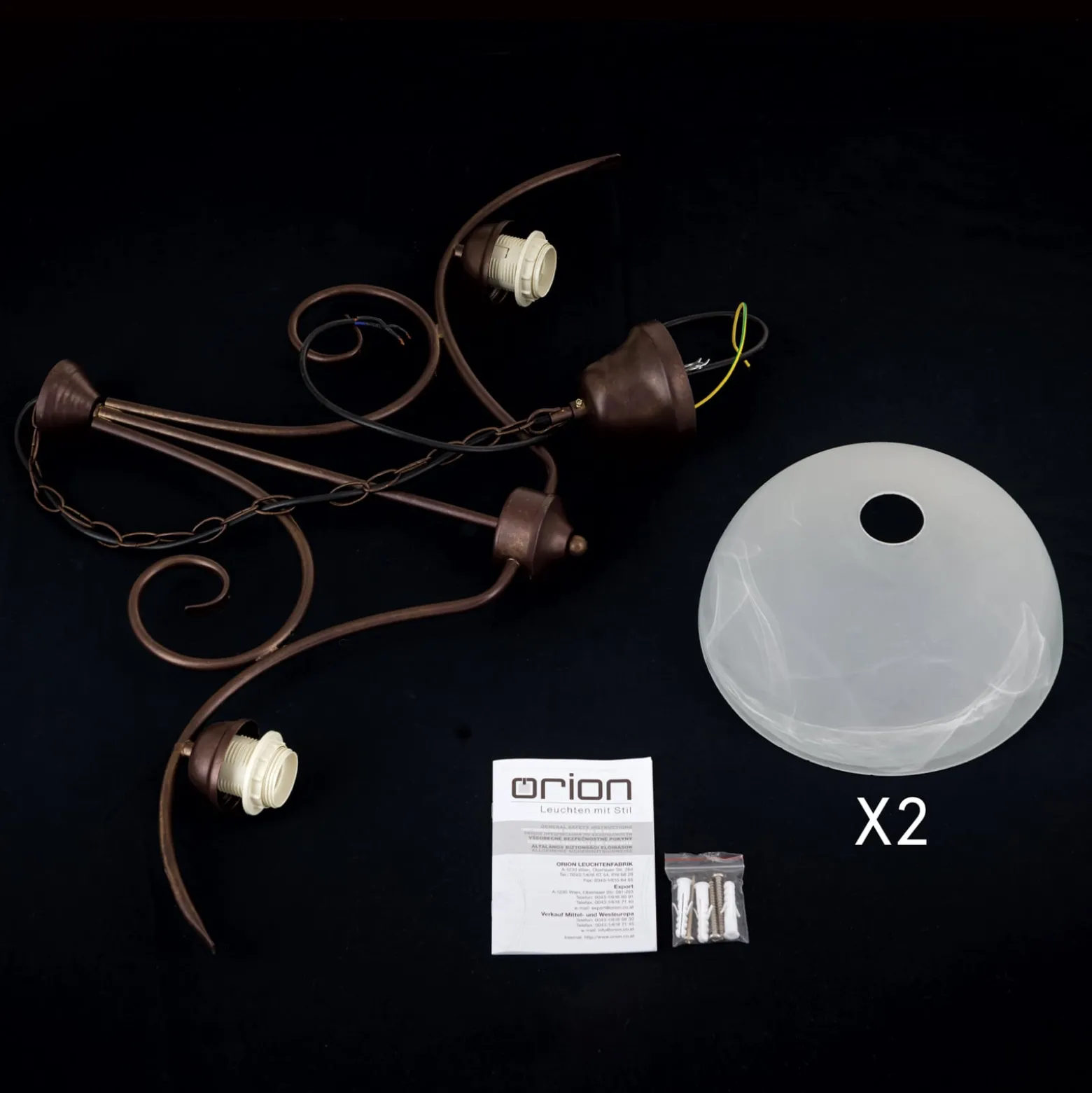 2-lamp. JANA-riippuvalaisin alabasterilasia