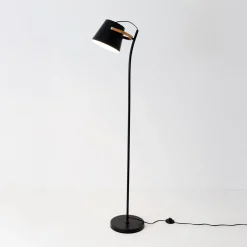 Lattiavalaisin ESPERTO, musta, korkeus 143 cm, metalli, E27