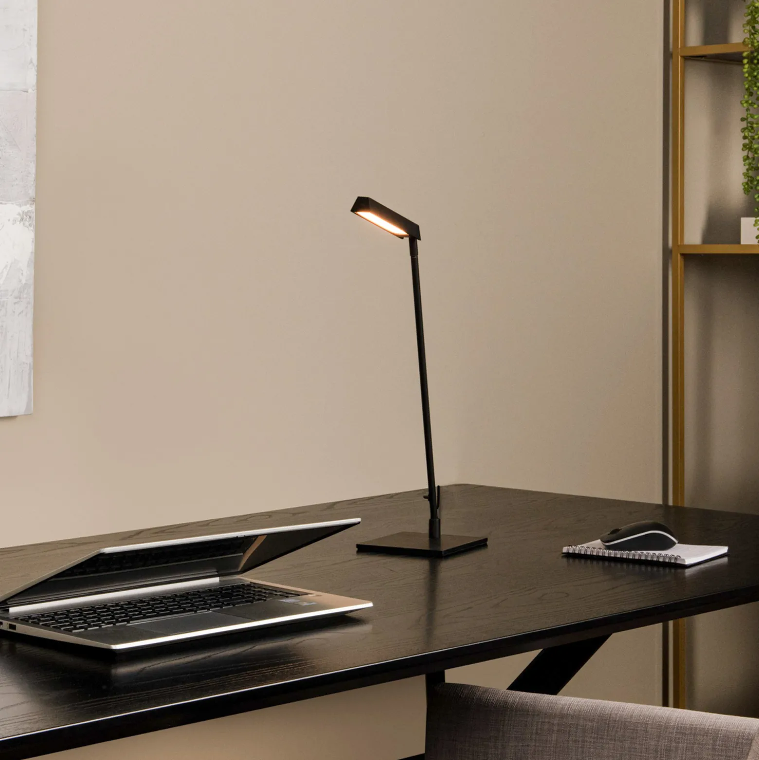 Lavale LED-pöytävalaisin, musta, himmennettävä, korkeus 42 cm