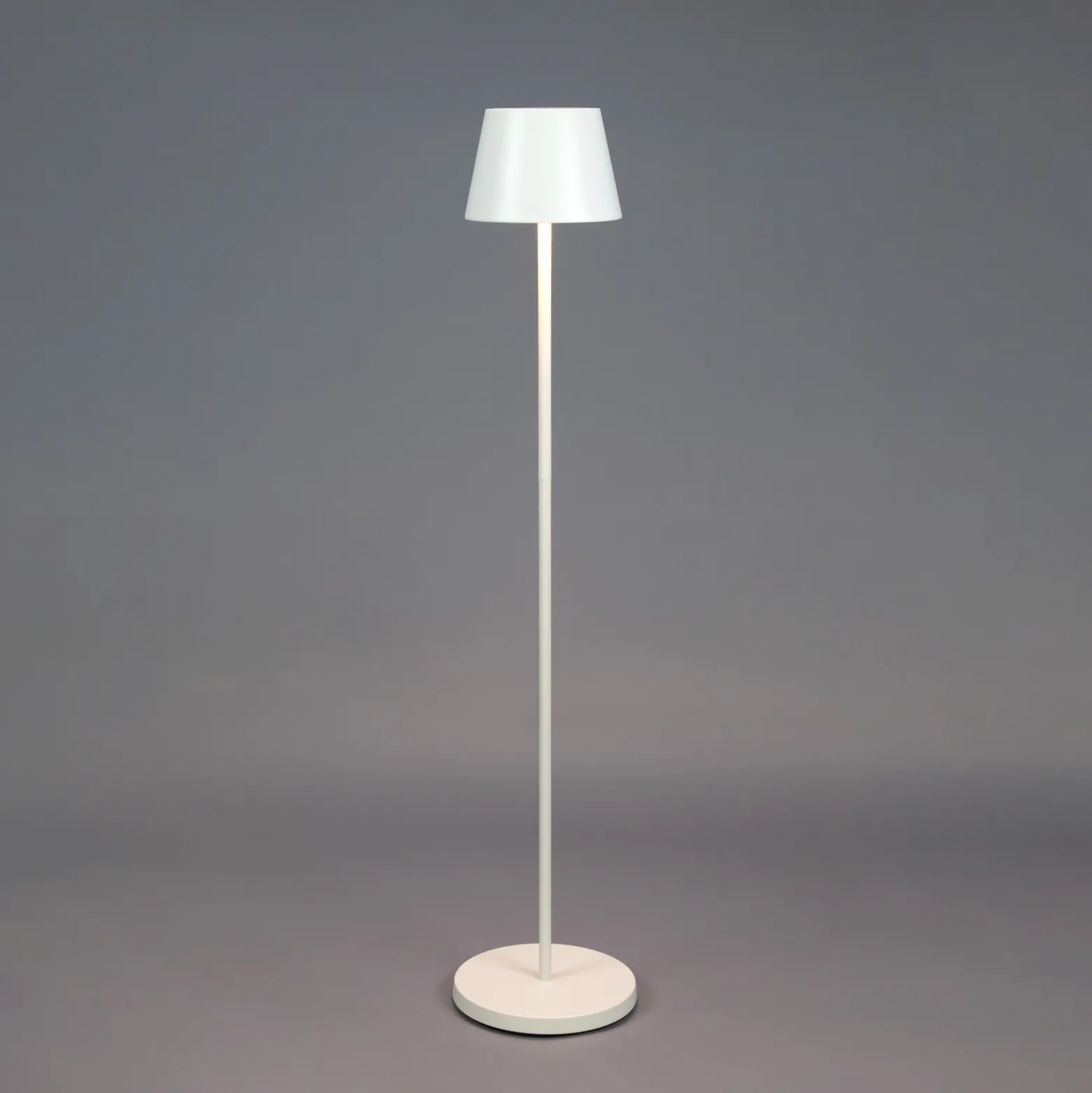 LED-akkuinen LED-lattiavalo Pomezia, valkoinen, 124 cm, IP54, USB