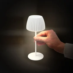LED-akkukäyttöinen pöytälamppu Brilo unplugged Riffle, 20 cm, valkoinen
