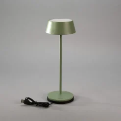 LED-akkukäyttöinen pöytälamppu Menton, vihreä, korkeus 27 cm, IP54, USB