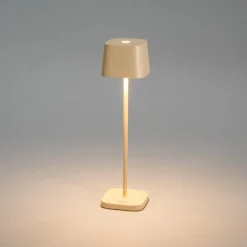 LED-akkukäyttöinen pöytävalaisin Capri, korkeus 25 cm, hiekanvärinen, IP54