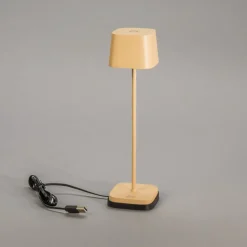 LED-akkukäyttöinen pöytävalaisin Capri, korkeus 25 cm, hiekanvärinen, IP54