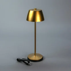 LED-akkukäyttöinen pöytävalaisin Eze, mattakulta, 32 cm, IP54, USB