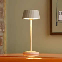 LED-akku-pöytälamppu Facetta, 3 kpl, beige, 22 cm, IP44