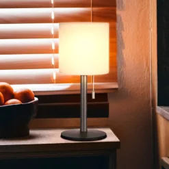 LED-akkupöytälamppu Lesina vetokytkimellä