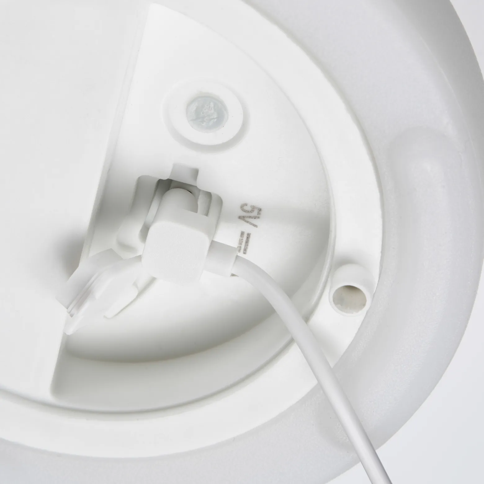 LED-akkupöytälamppu Termoli kartio, korkeus 25 cm