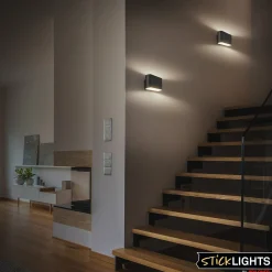 LED-akku-seinävalaisin Chat, musta, 16 cm, muovi, anturi