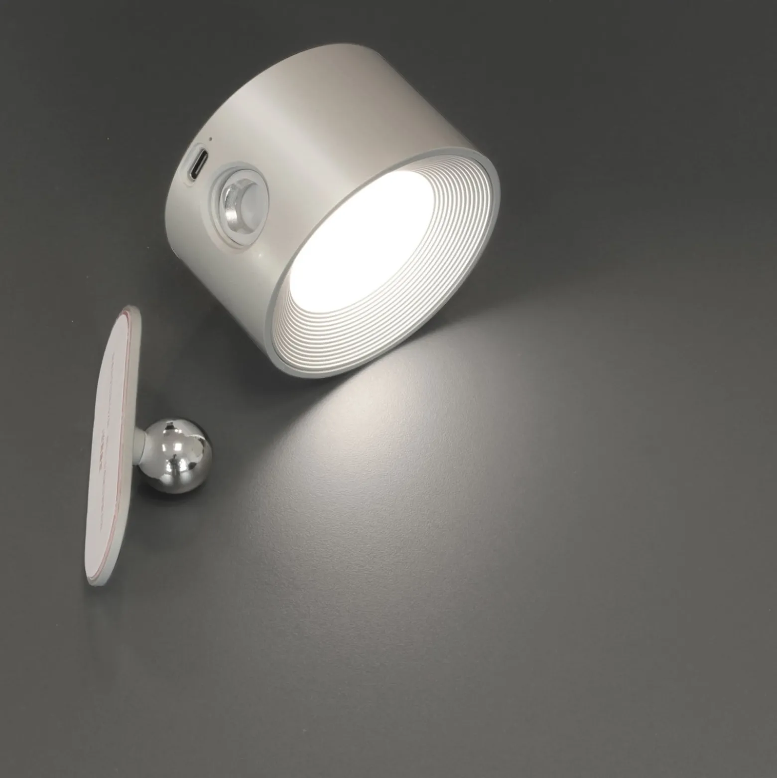 LED-akku-seinävalaisin Magnetics, hopea, CCT, magneetilla